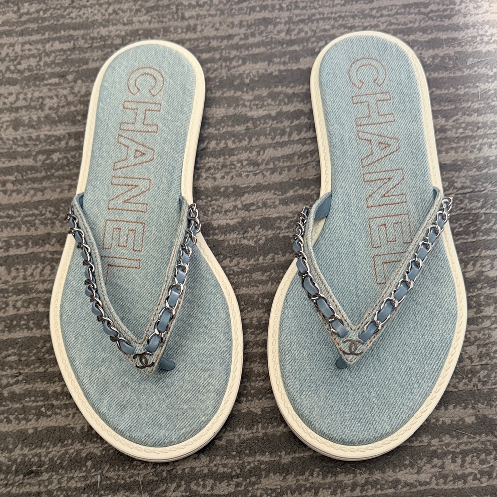 CHANEL Light Blue Denim Sandals with Chain